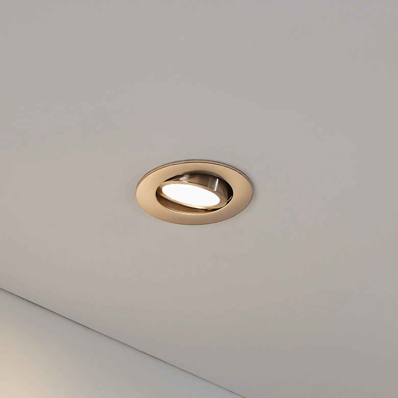 EGLO connect Saliceto-Z -LED-uppovalo, alumiini
