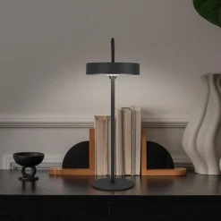 Ella LED ladattava pöytävalaisin, magneettinen, musta