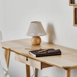 Envostar Gill pöytälamppu, puu luonnonväri/varjostin beige