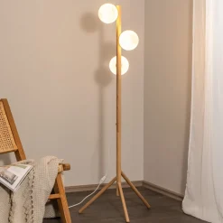Estera lattiavalaisin, opaalilasi, puurunko, 132 cm, 3-valo, 3 valoa