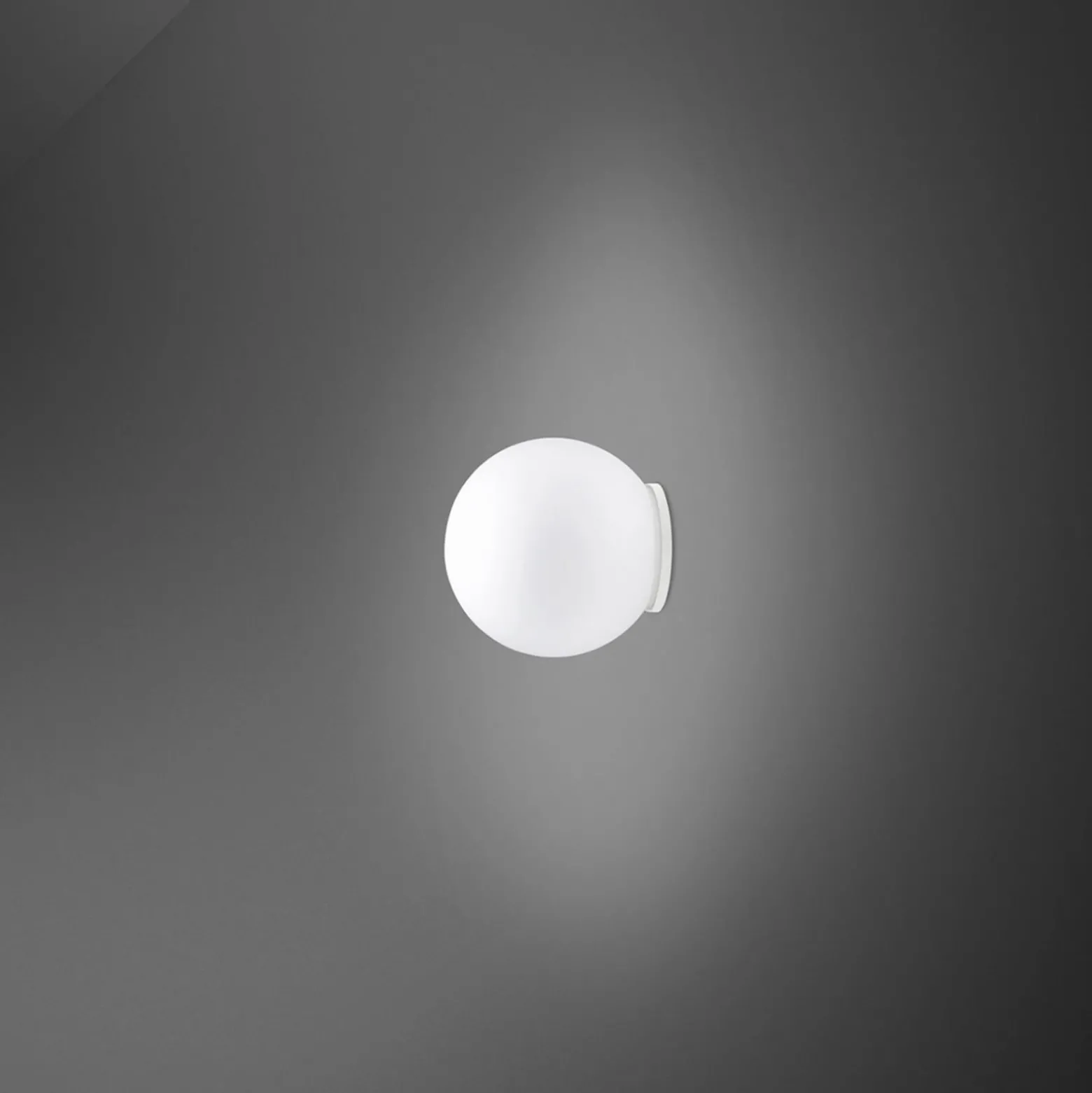 Fabbian Lumi Sfera -seinävalaisin lasia, Ø 9 cm