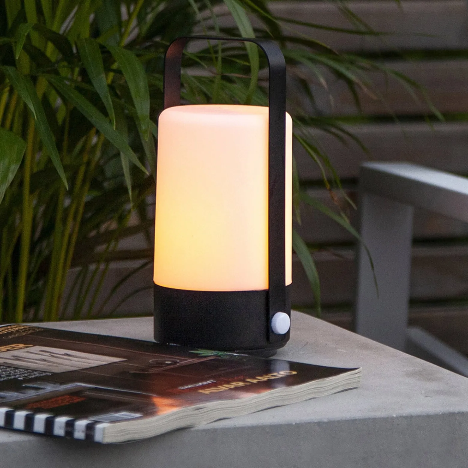 Flame Lantern -LED-pöytälamppu kannettava, akku