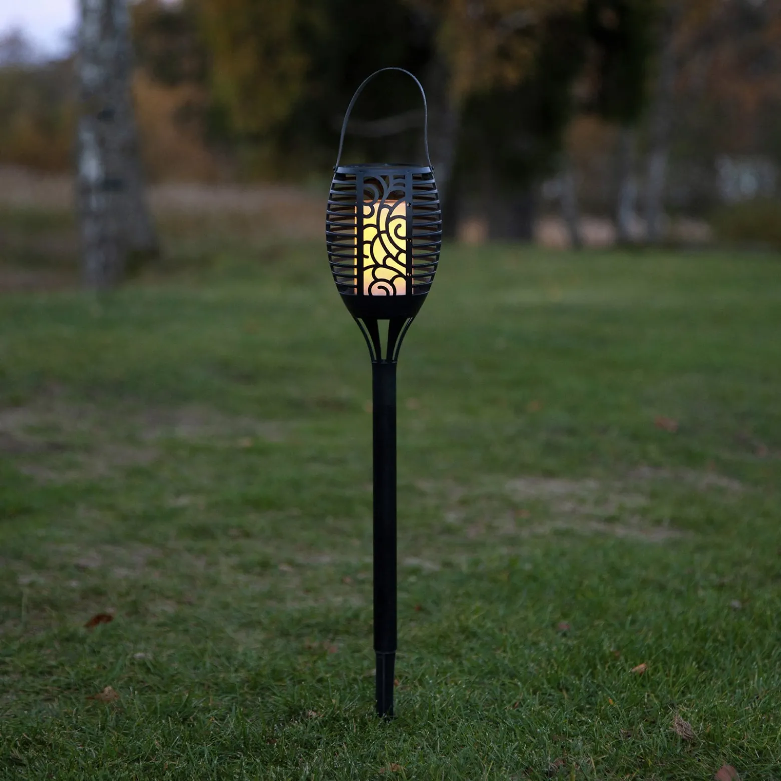Flame LED-aurinkolamppu, kolme käyttövaihtoehtoa, 42 cm