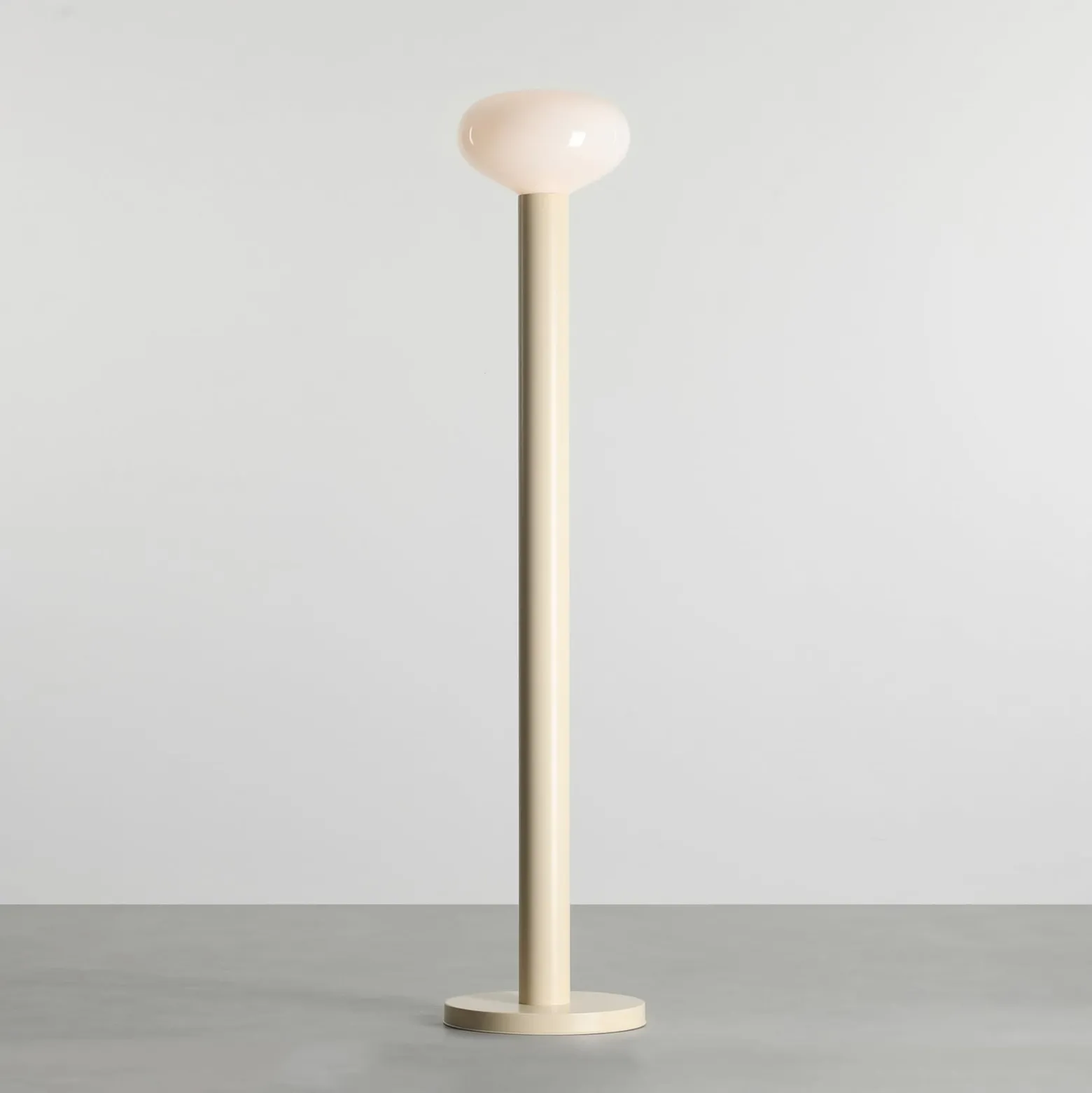 Flo-lattiavalaisin, beige, korkeus 138 cm, 1-lamppuinen, lasi