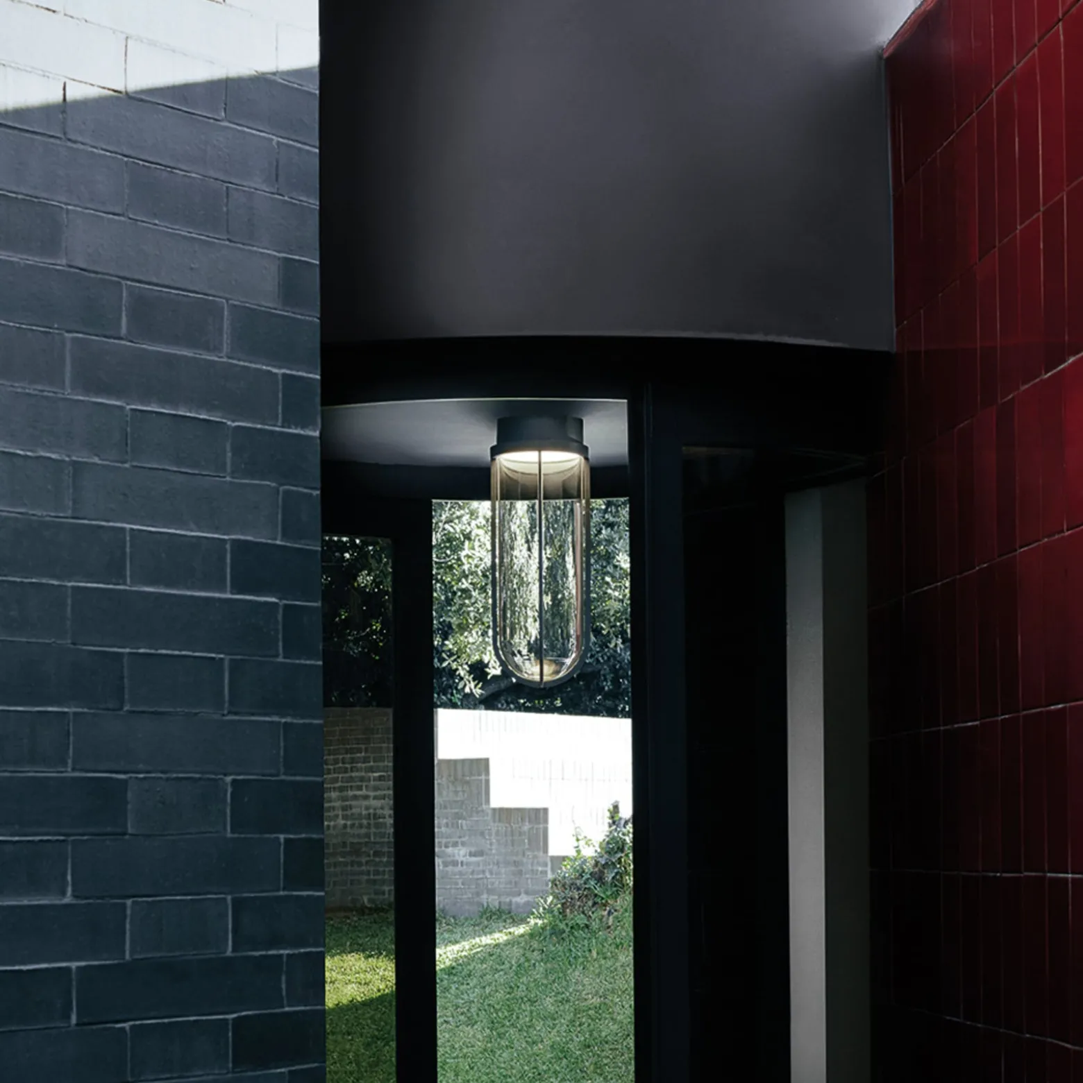 FLOS In Vitro Ceiling, 2700K, tummanruskea