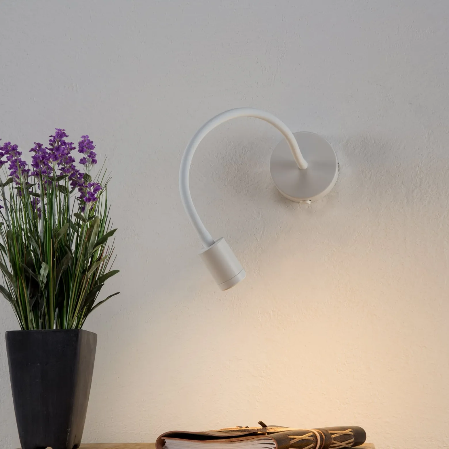 Focus joustava LED-seinävalo, valkoinen
