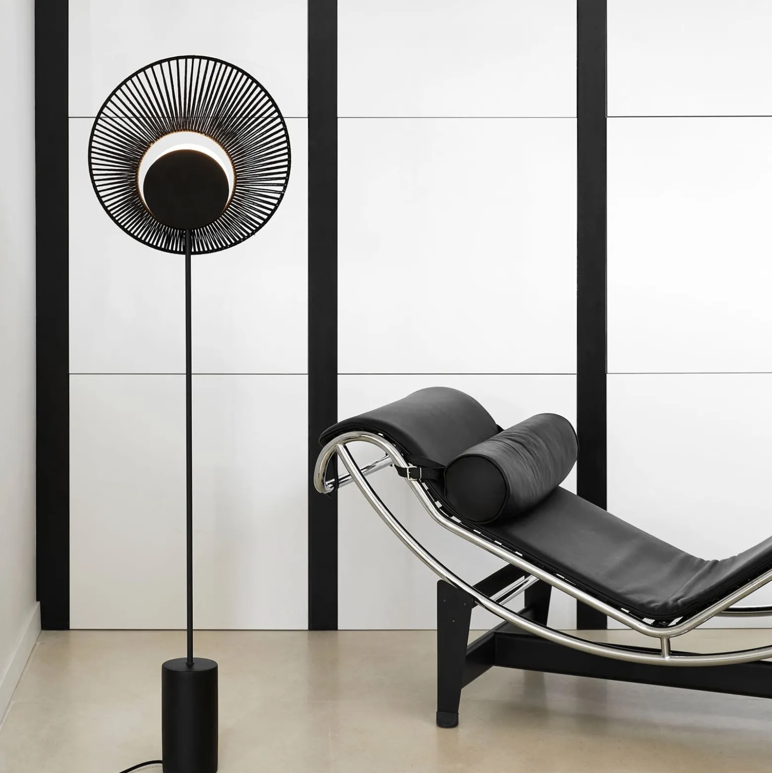 Forestier Oyster -design-lattiavalaisin, musta