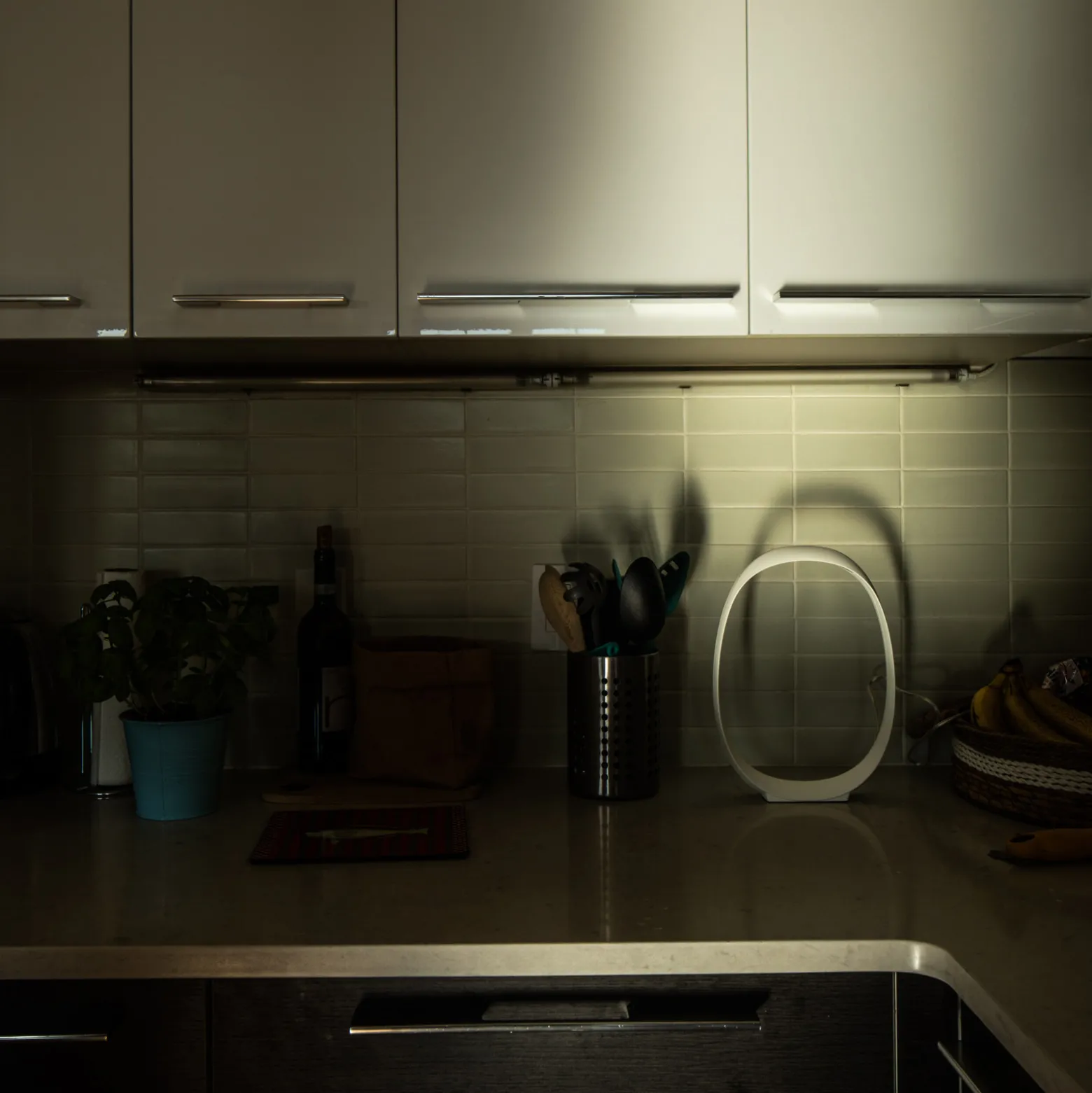 Foscarini Anisha grande -LED-pöytälamppu, 46cm