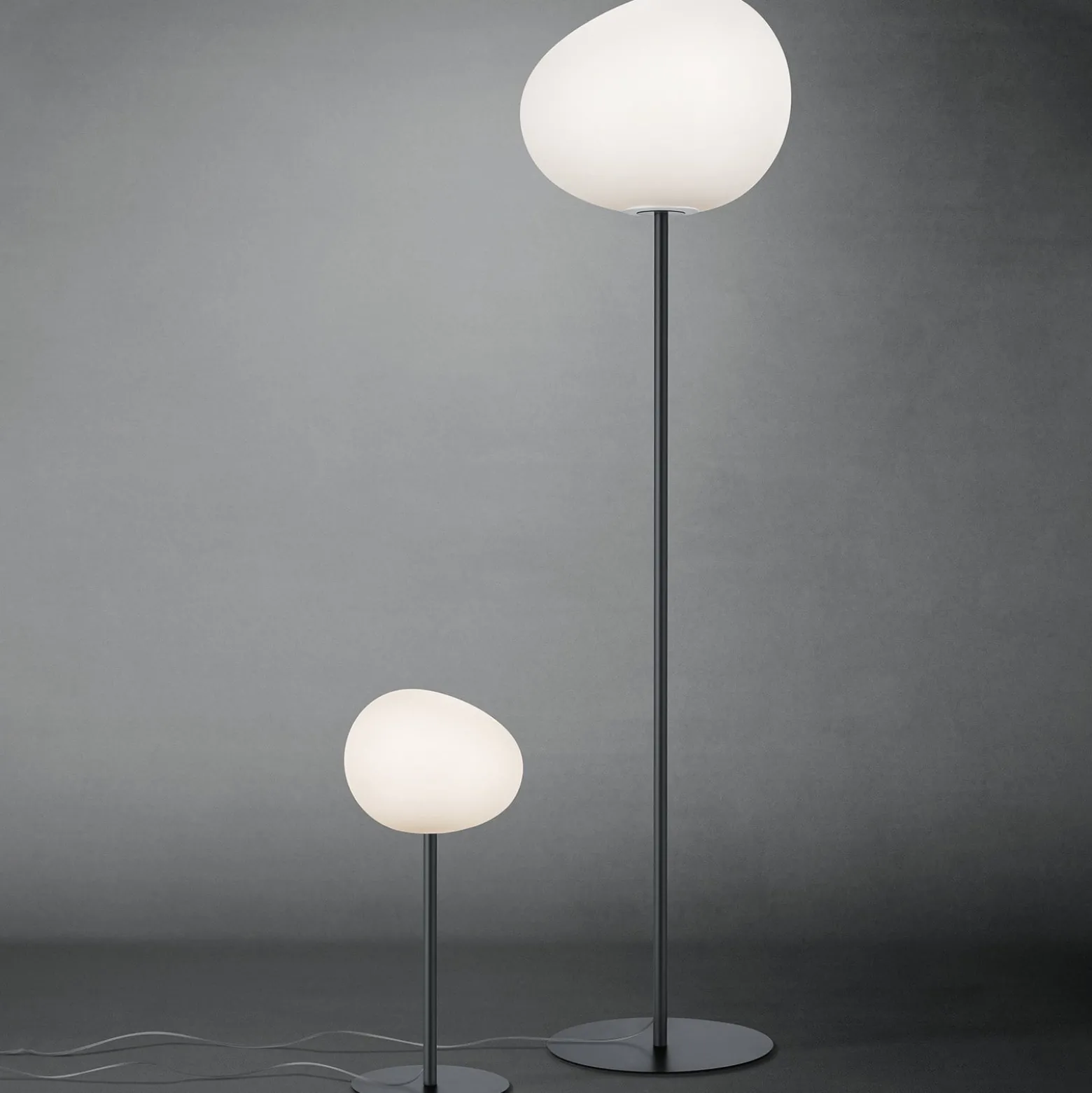 Foscarini Gregg grande -lattiavalo 186cm grafiitti