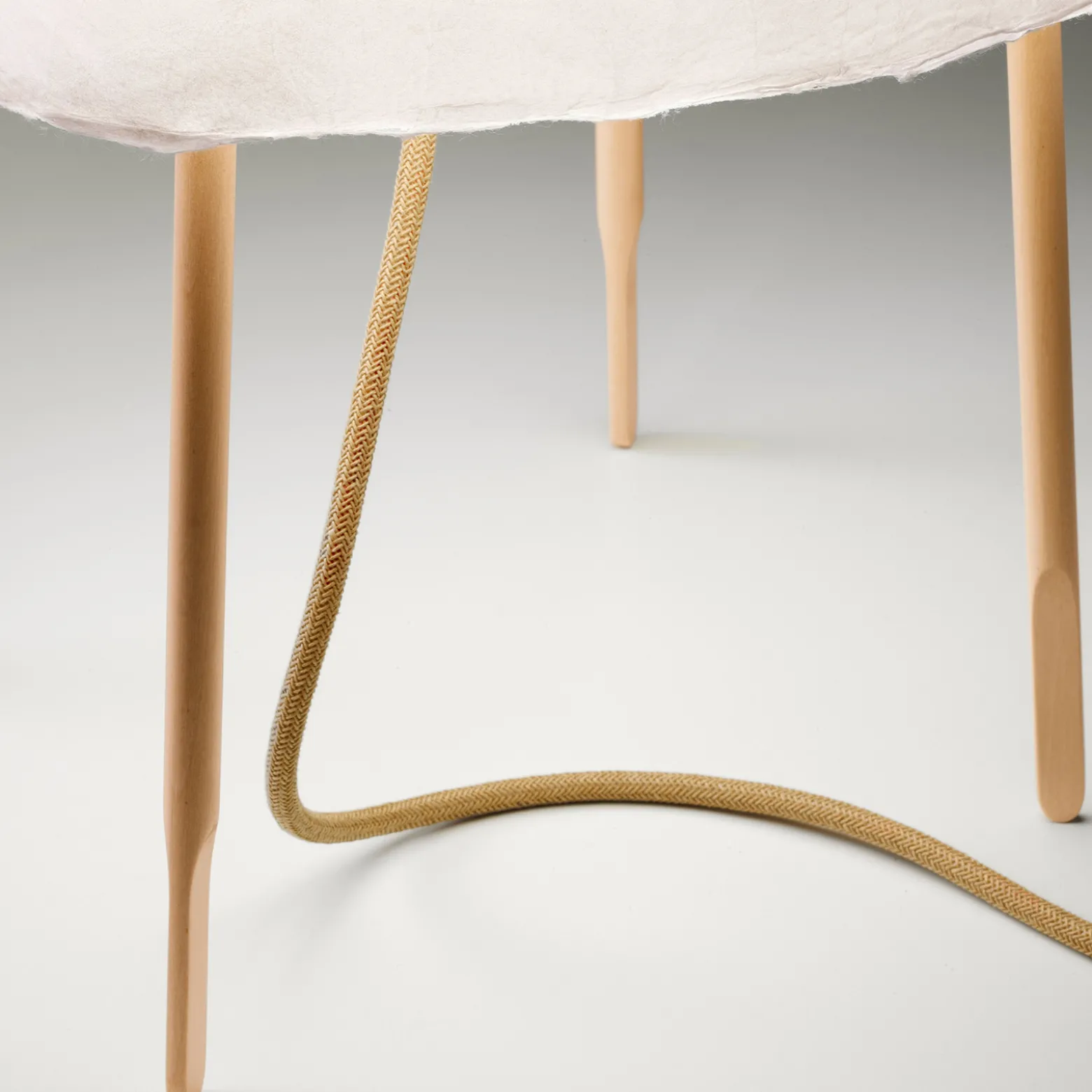 Foscarini Kurage -pöytälamppu washi-paperia