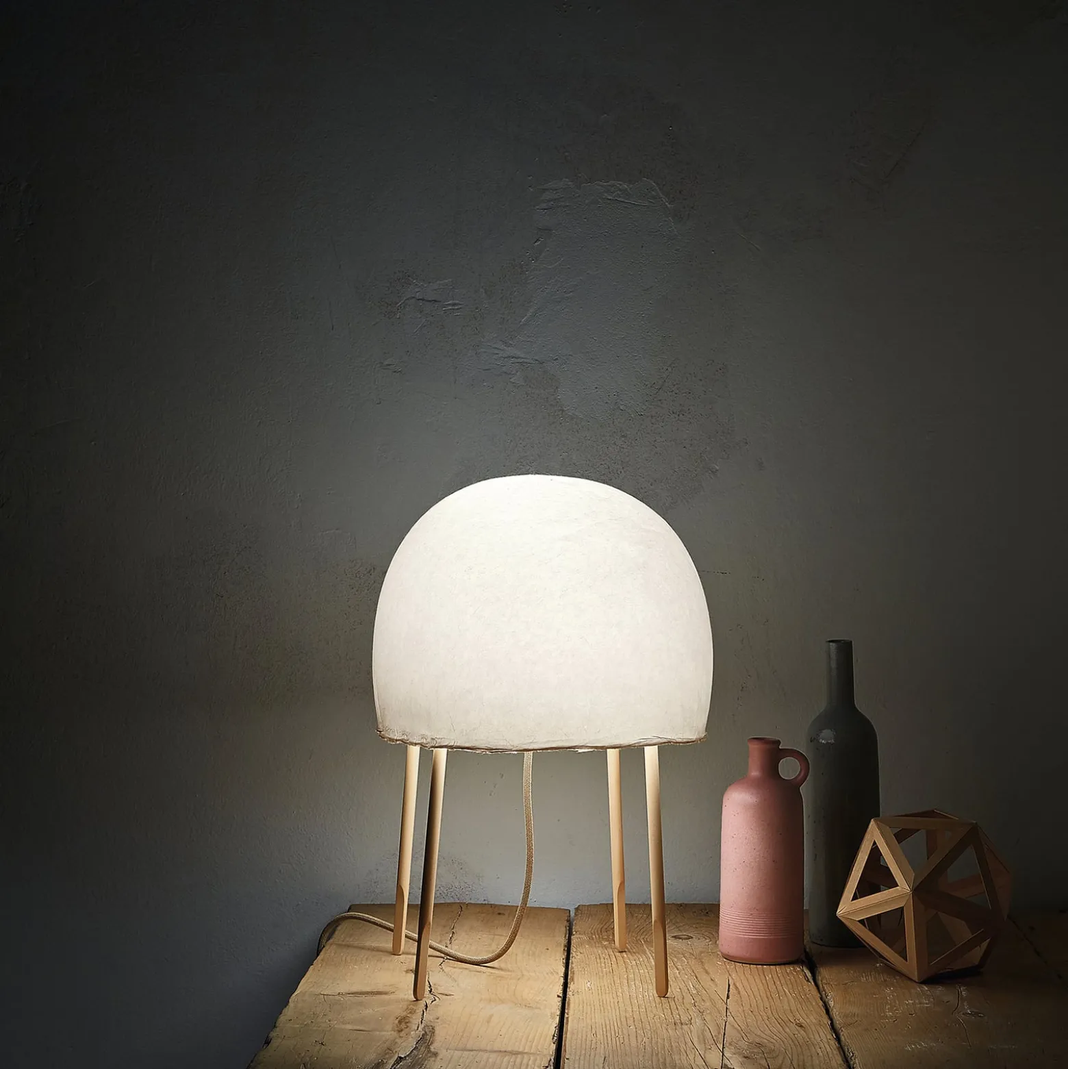 Foscarini Kurage -pöytälamppu washi-paperia