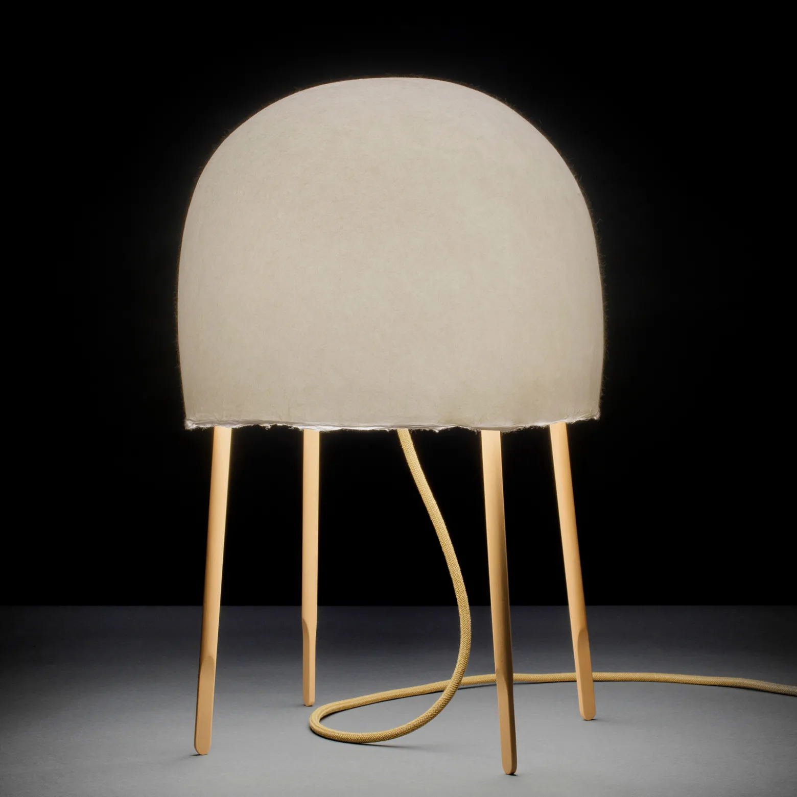 Foscarini Kurage -pöytälamppu washi-paperia