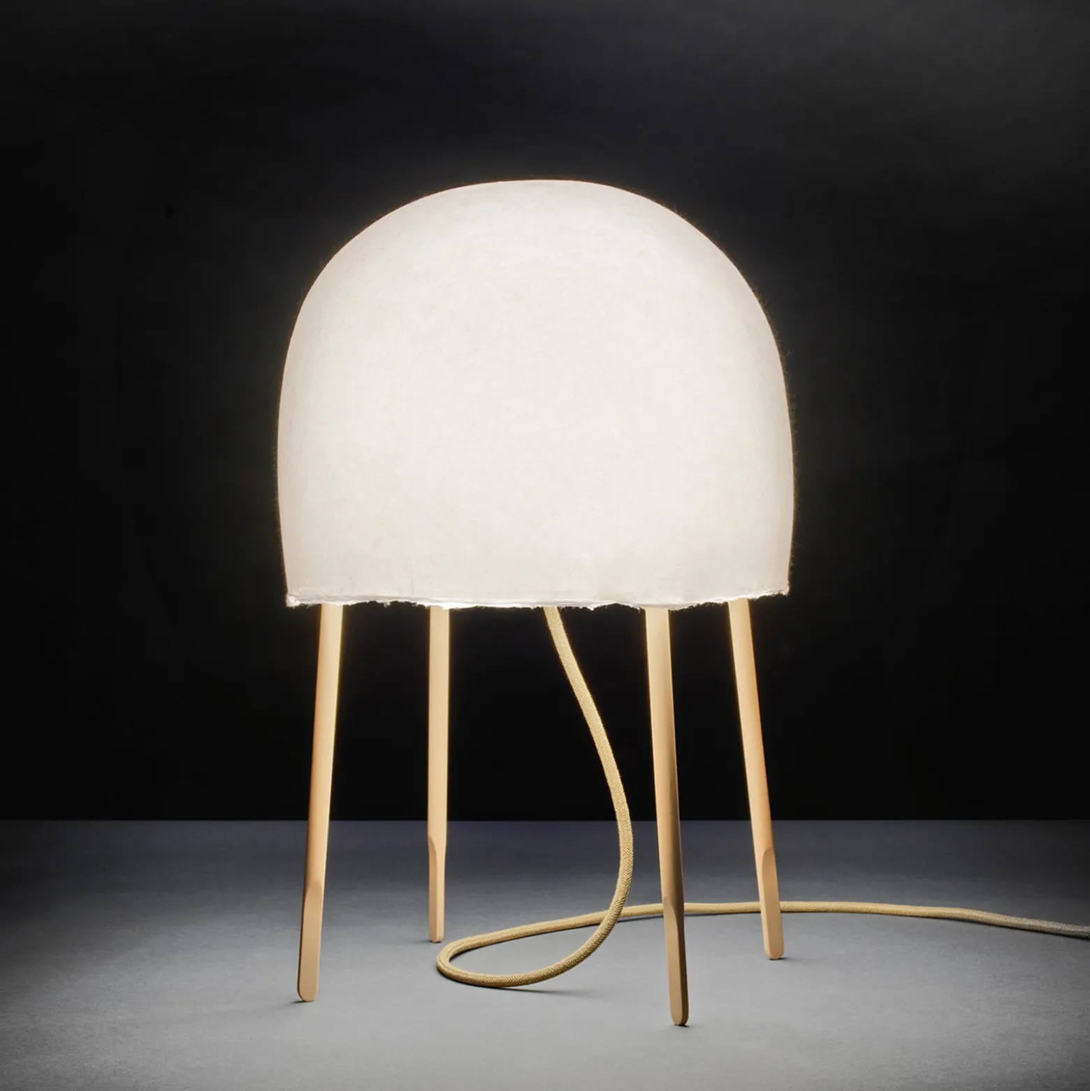 Foscarini Kurage -pöytälamppu washi-paperia