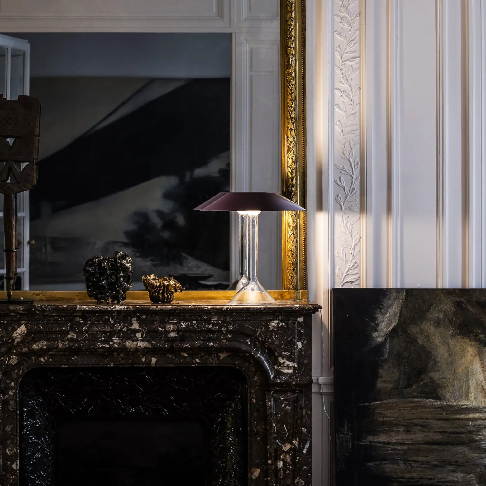 Foscarini LED-pöytävalaisin Chapeaux M, tummanpunainen