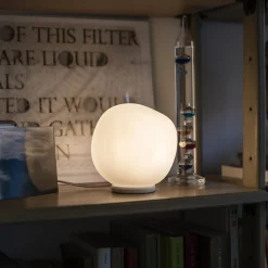 Foscarini pöytävalaisin Hoba Piccola, Ø 13 cm, himmennettävä, lasi