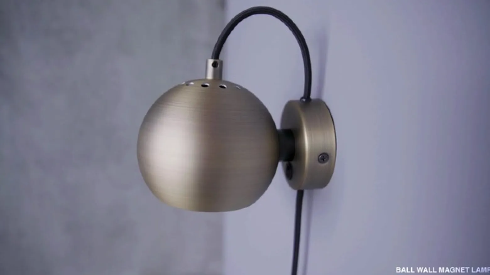 FRANDSEN seinävalaisin Ball Magnet, matta valkoinen