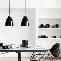 FRITZ HANSEN Caravaggio P1 kiiltävä musta