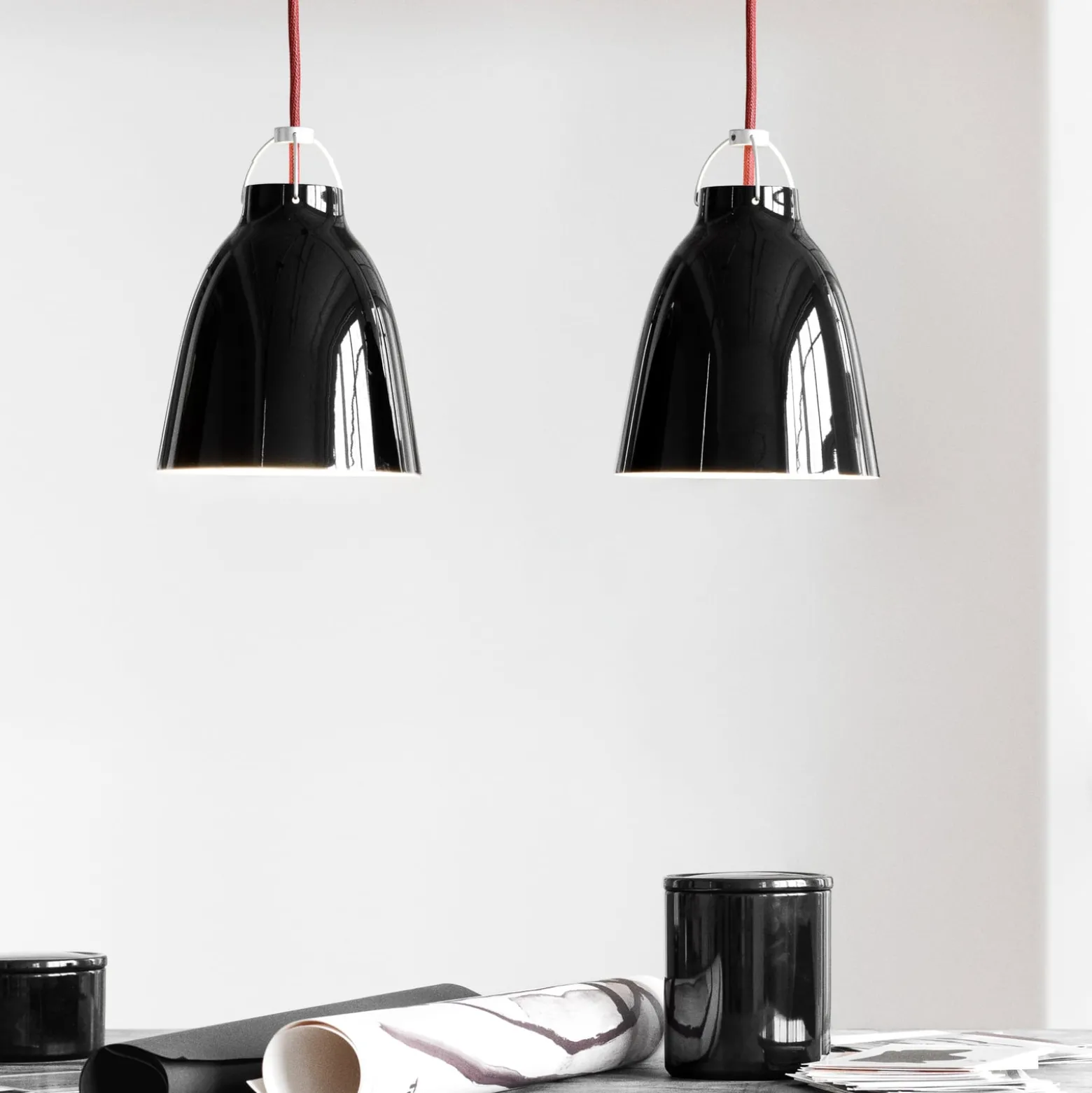 FRITZ HANSEN Caravaggio P1 kiiltävä musta