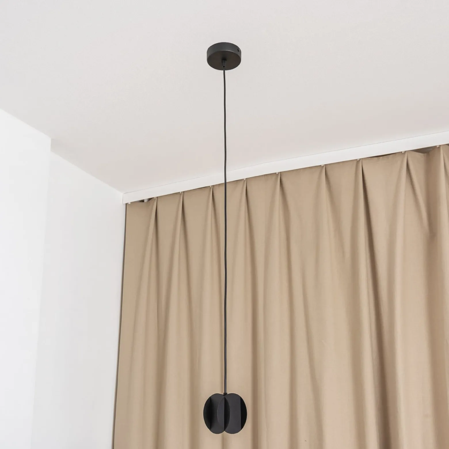 GAMBIT riippuvalaisin, musta, Ø 10 cm, metalli, GU10 LED