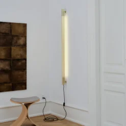 GEJST seinälamppu Radent messinkivärinen, korkeus 135 cm, G13 LED