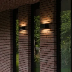 GEMINI-LED-ulkoseinävalaisin, musta, 14 cm, IP54, ylös/alas
