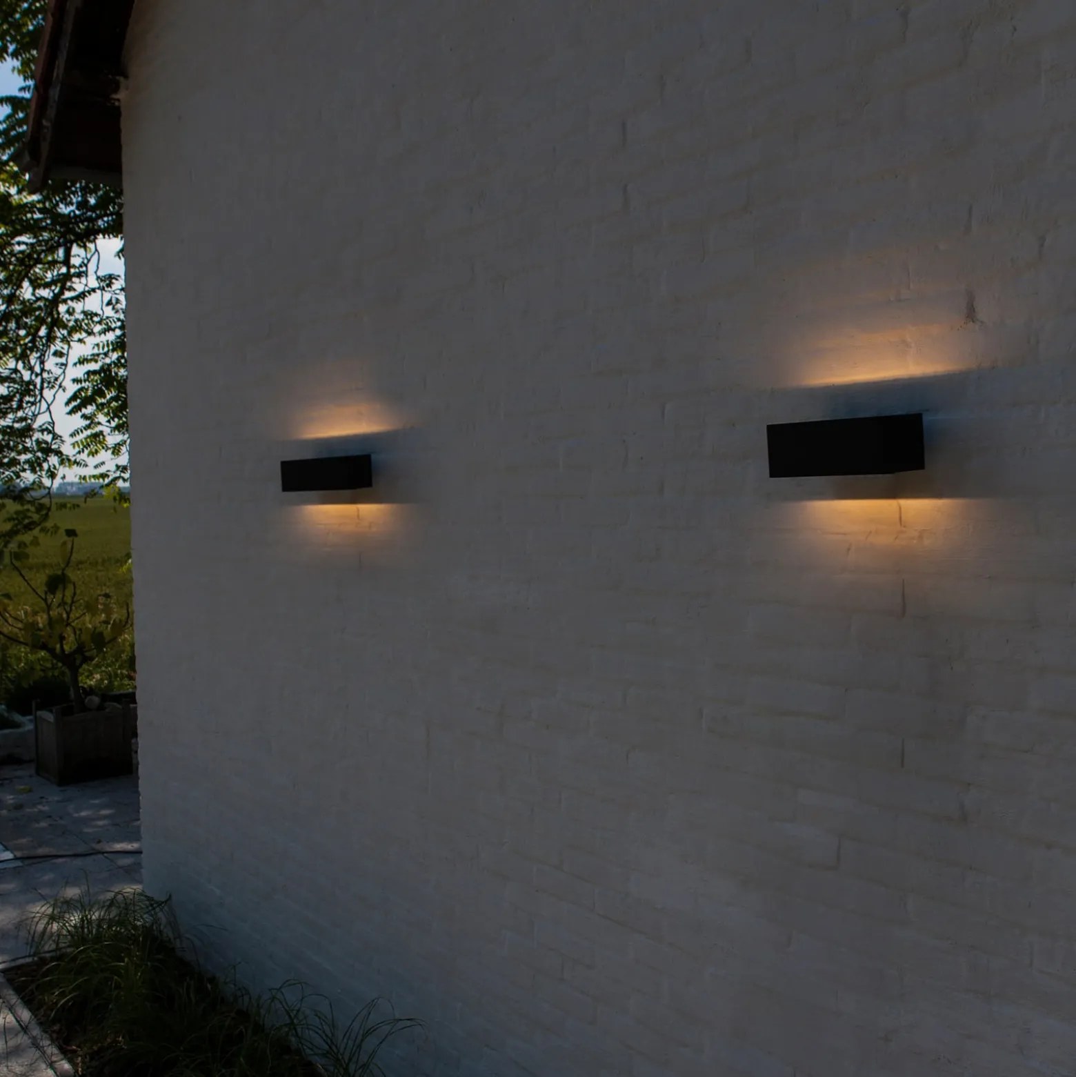 GEMINI-LED-ulkoseinävalaisin, musta, 22 cm, IP54, ylös/alas