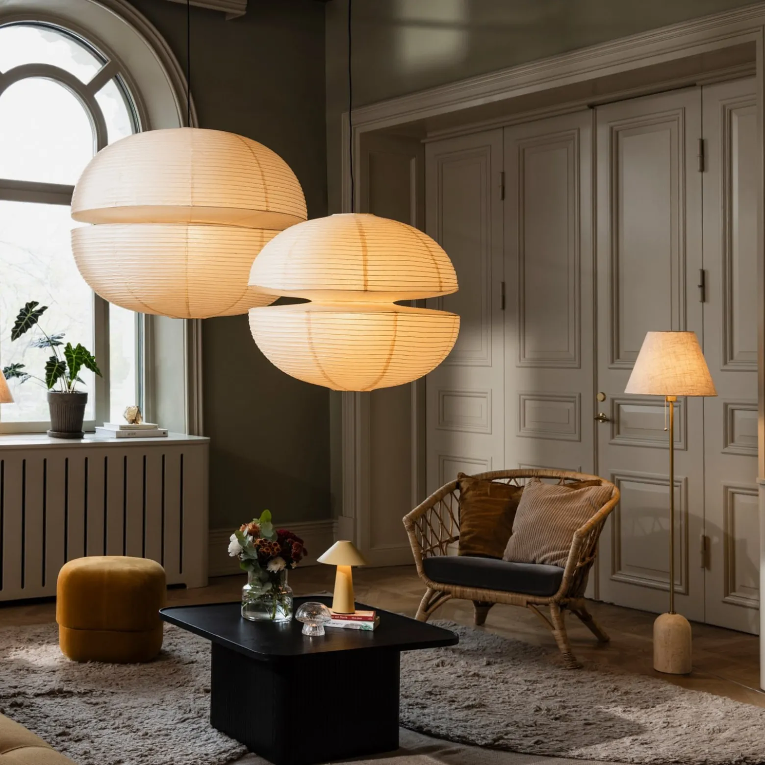 Globen Lighting Gino-maavalaisin, jalka travertiini, beige, 145 cm