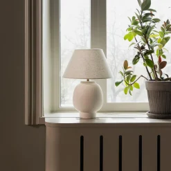 Globen Lightingin Lorenzo-pöytälamppu, beige, korkeus 46 cm, keramiikka
