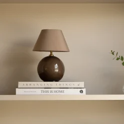 Globen Lighting IRIS-akkupöytävalaisin, ruskea, korkeus 23 cm