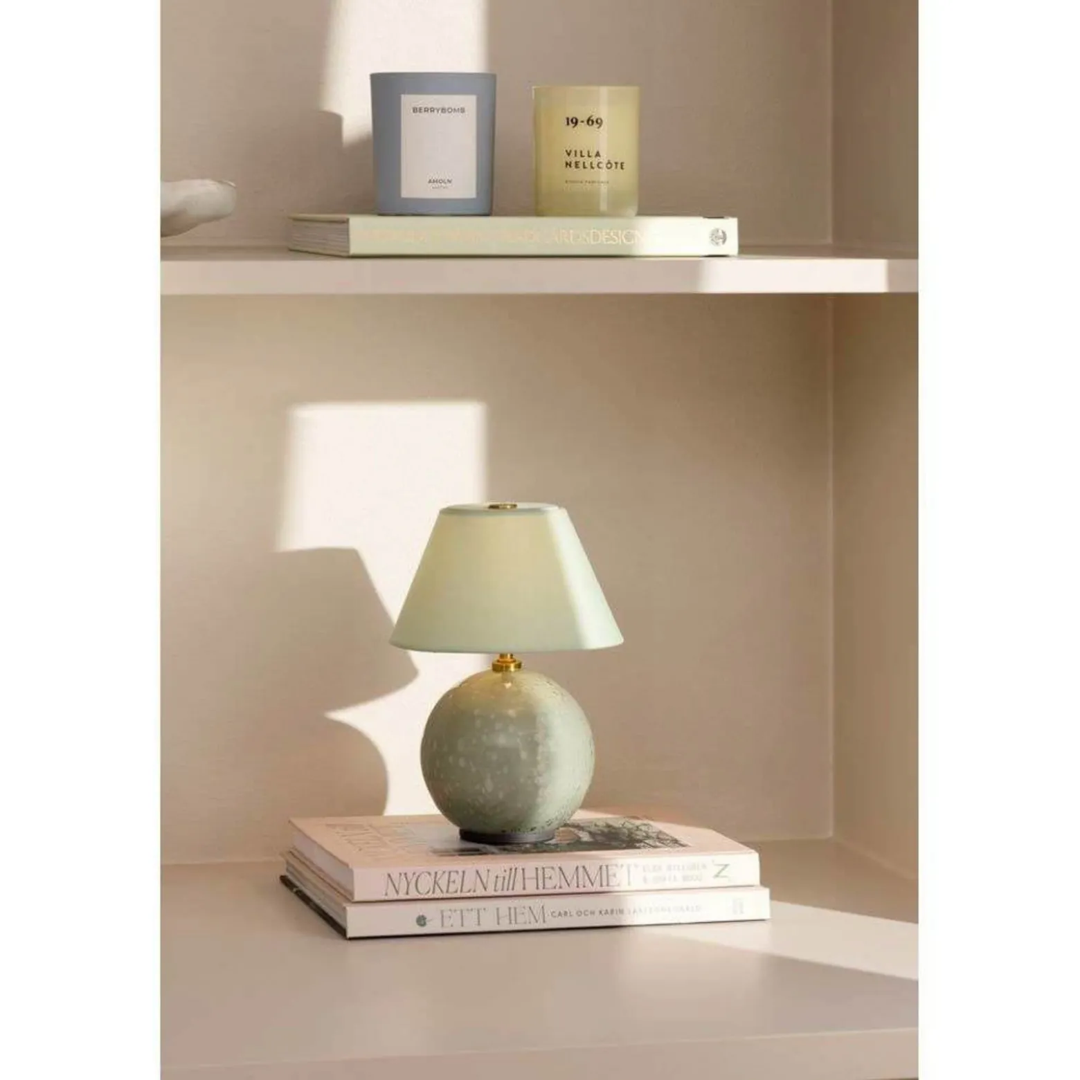 Globen Lighting IRIS-akkupöytävalaisin, vihreä, korkeus 23 cm