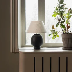Globen Lighting Lorenzo -pöytälamppu, musta, korkeus 46 cm, keramiikka