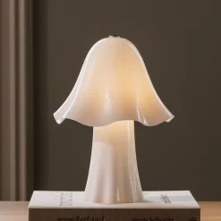 Globen Lighting -pöytälamppu Bello, valkoinen, korkeus 30 cm, lasi/metalli