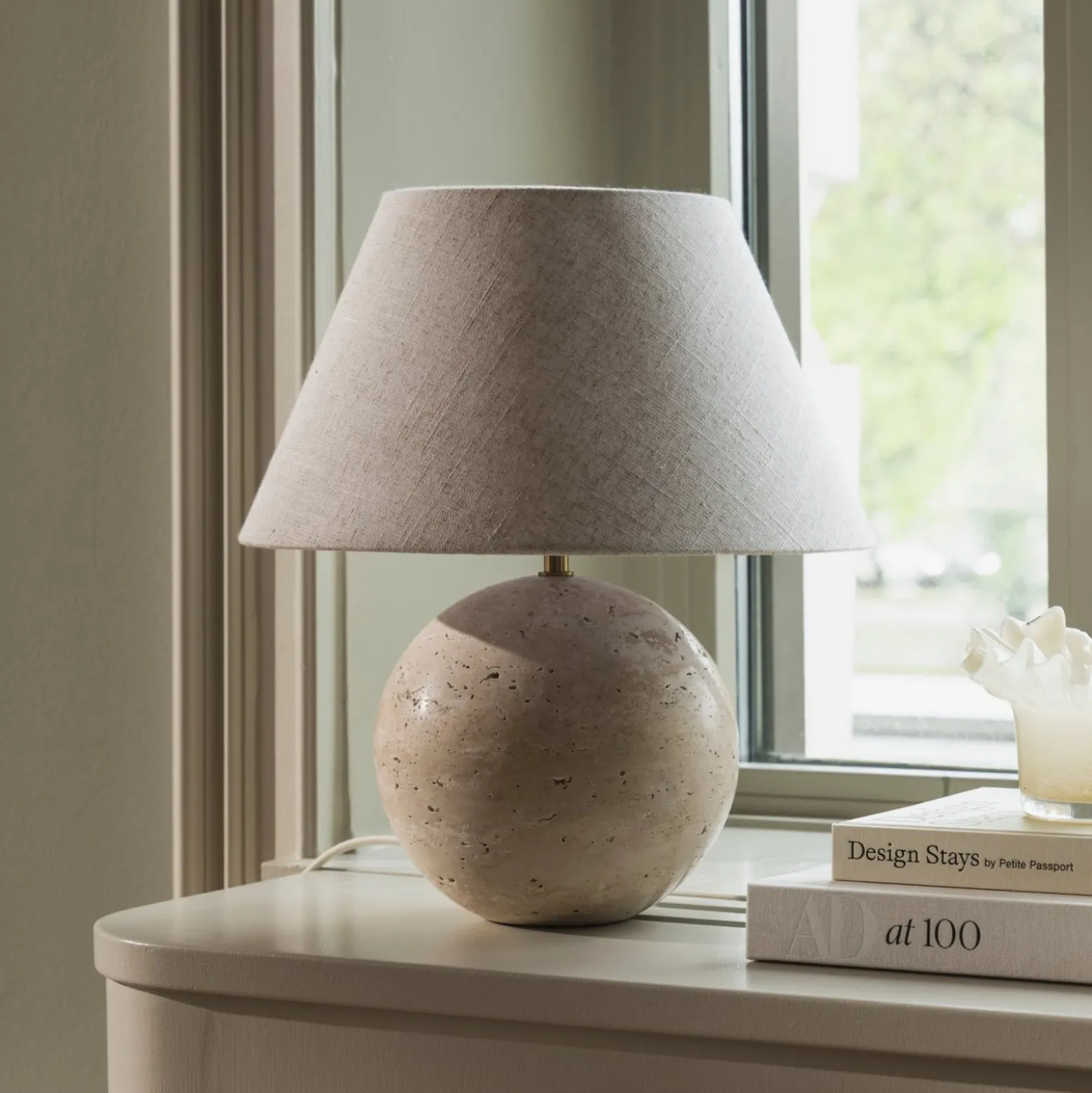 Globen Lighting pöytälamppu Castello, beige/beige, korkeus 38 cm