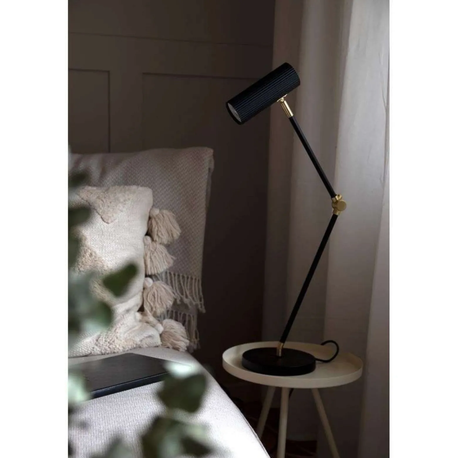 Globen Lighting pöytälamppu Hubble READ, musta, korkeus 45 cm