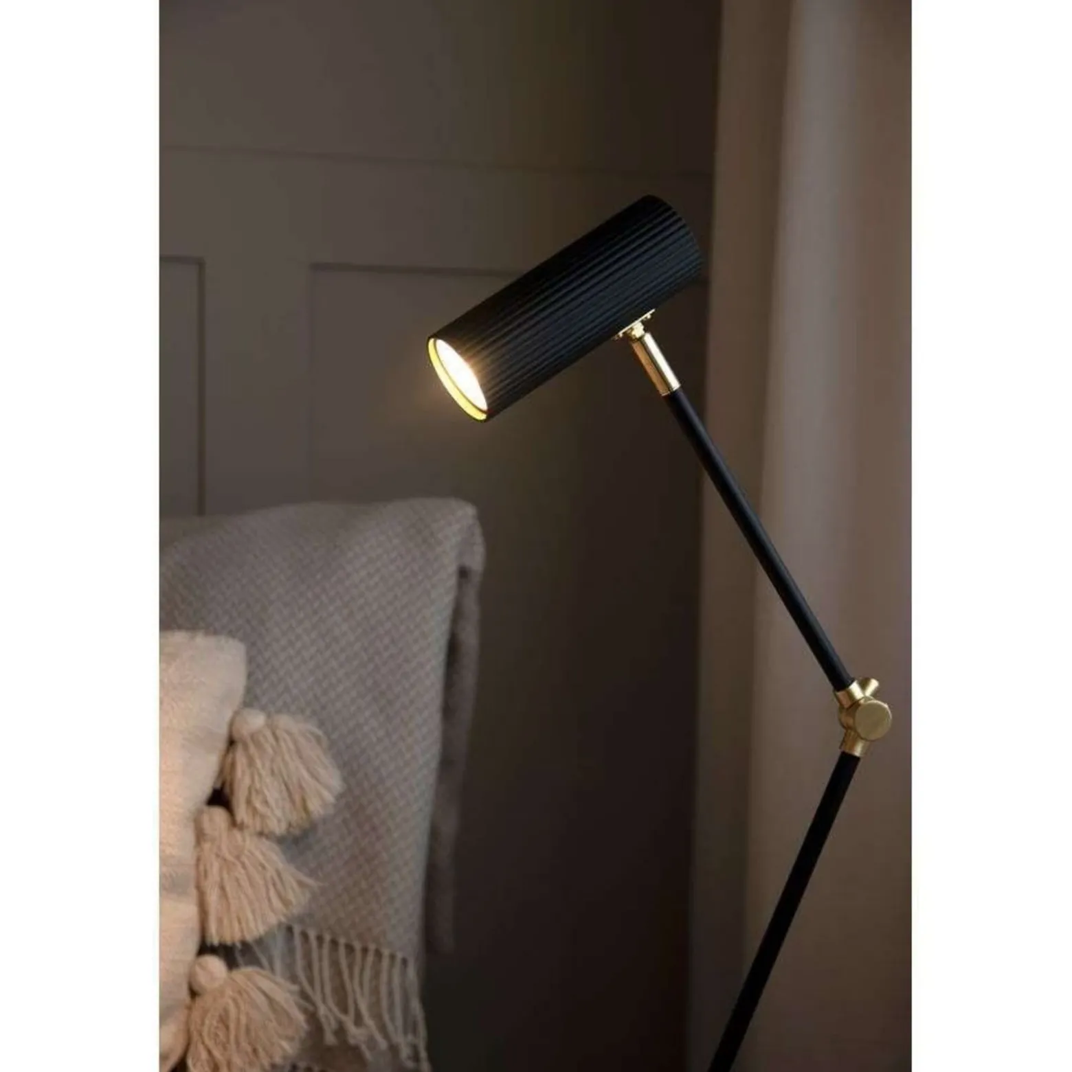 Globen Lighting pöytälamppu Hubble READ, musta, korkeus 45 cm