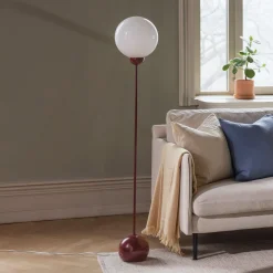 Globen Lighting Ripley -lattiavalaisin, viininpunainen lasi, 144 cm