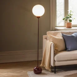 Globen Lighting Ripley -lattiavalaisin, viininpunainen lasi, 144 cm