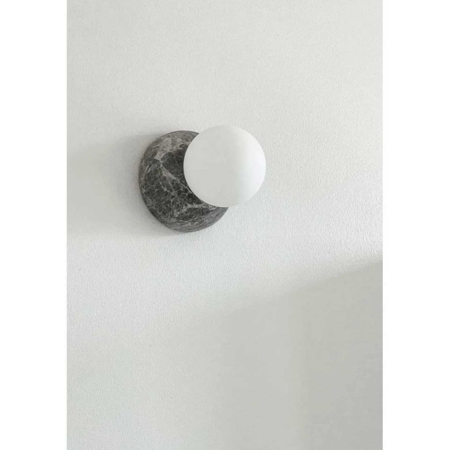Globen Lighting Torrano -seinävalaisin, harmaa, Ø 13 cm, IP44