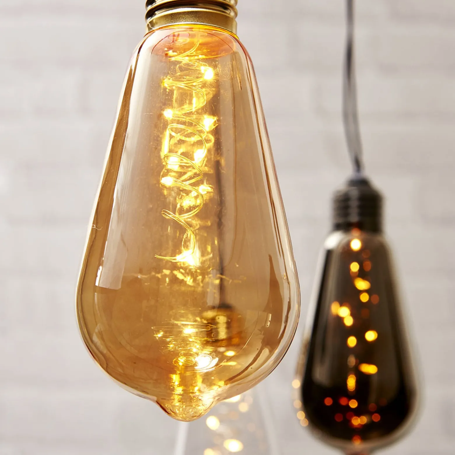 Glow-vintage-LED-koristevalo ajastimella, kirkas