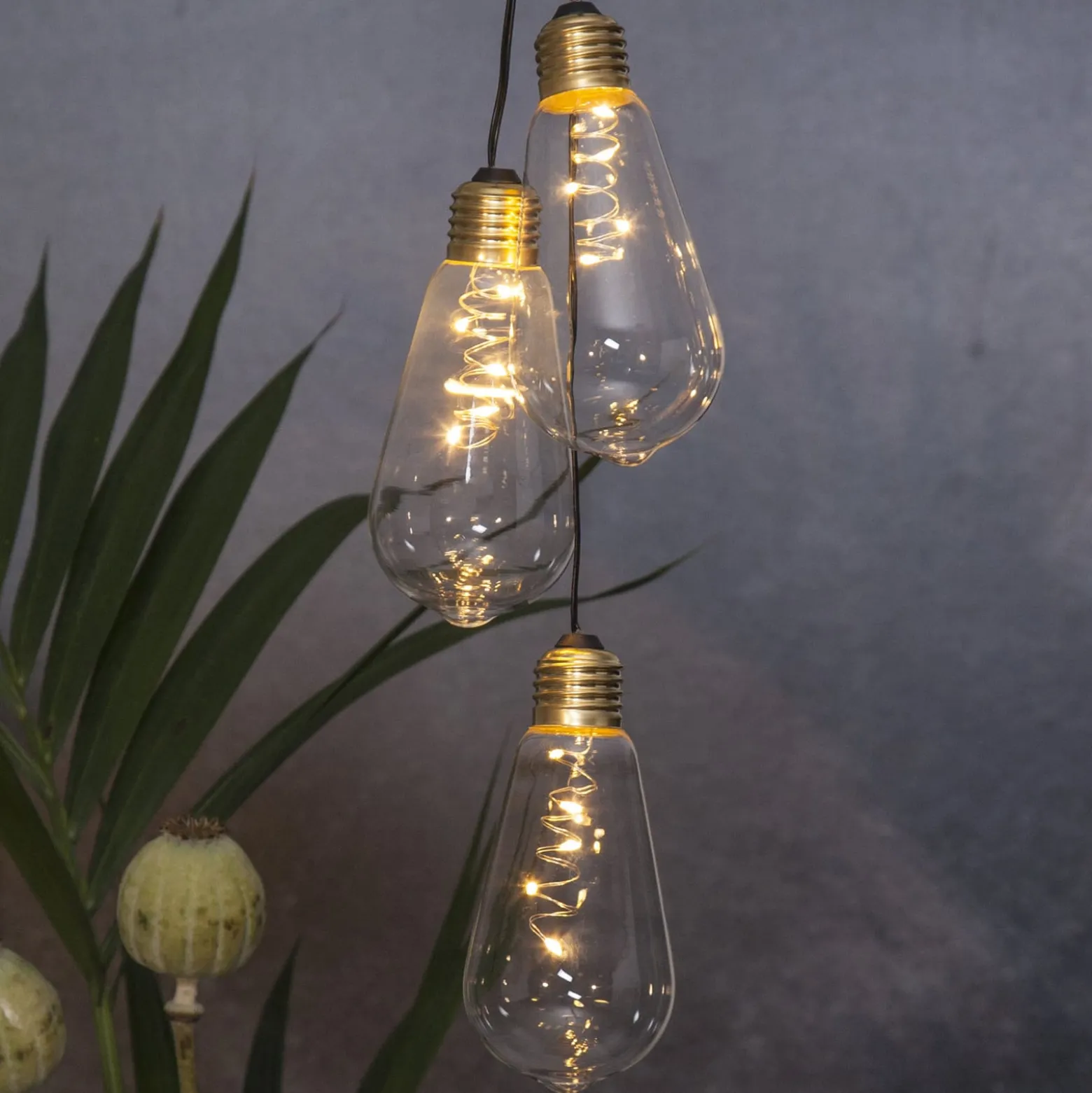 Glow-vintage-LED-koristevalo ajastimella, kirkas