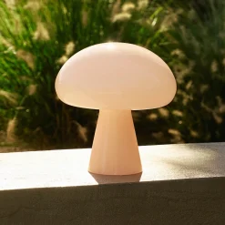 Gubi LED-akkukäyttöinen pöytävalaisin Obello, puuterinpunainen, IP44, lasi