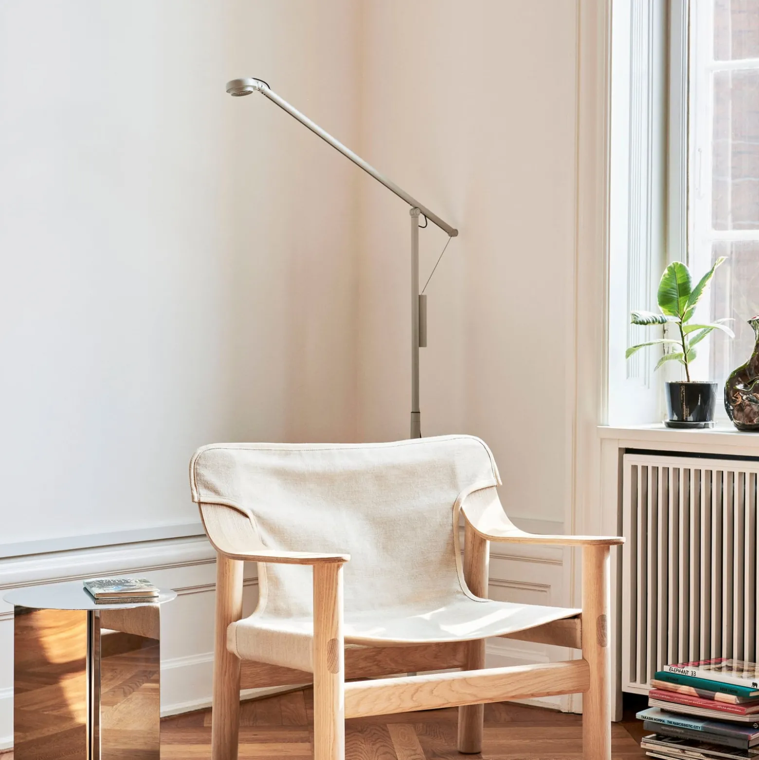 HAY Fifty-Fifty LED-lattiavalo, harmaa, korkeus 135 cm, himmennettävä