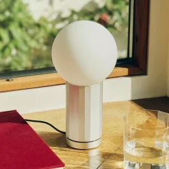 HAY LED-pöytävalaisin TURN ON, alumiini, korkeus 20 cm, himmennettävä