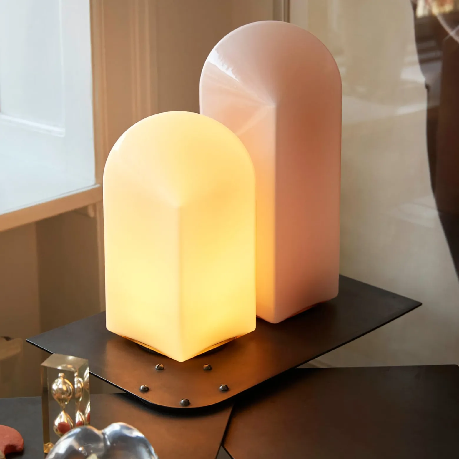 HAY Parade LED-pöytävalaisin vaaleanpunainen Korkeus 32 cm