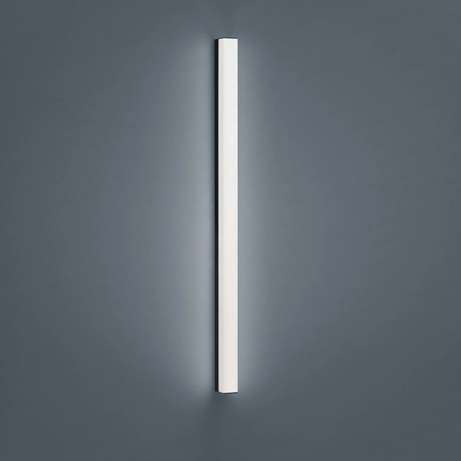 Helestra Lado -LED-peililamppu musta 90 cm