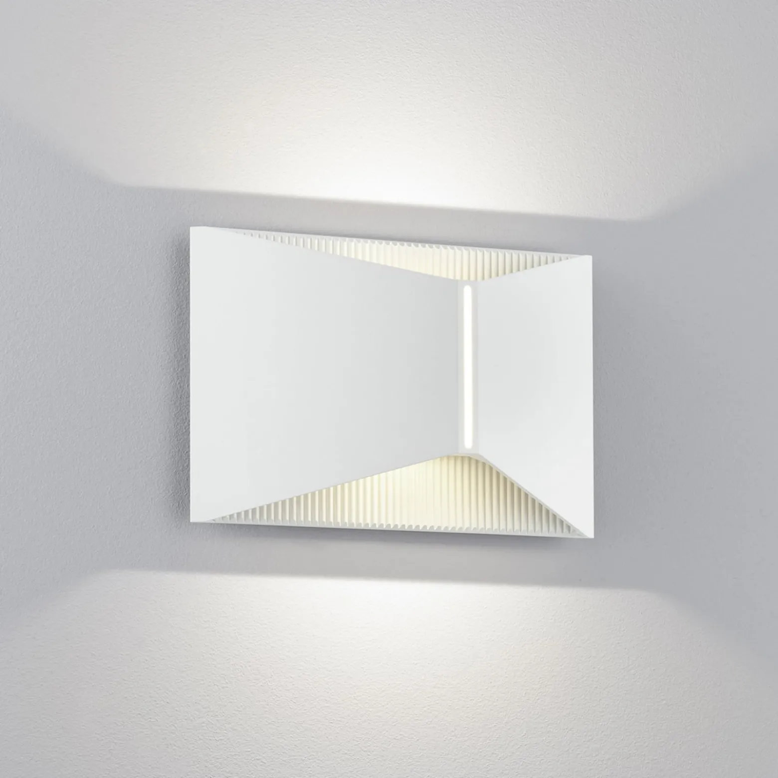 Helestra LED-seinävalaisin VID, valkoinen, ylös/alas, IP65