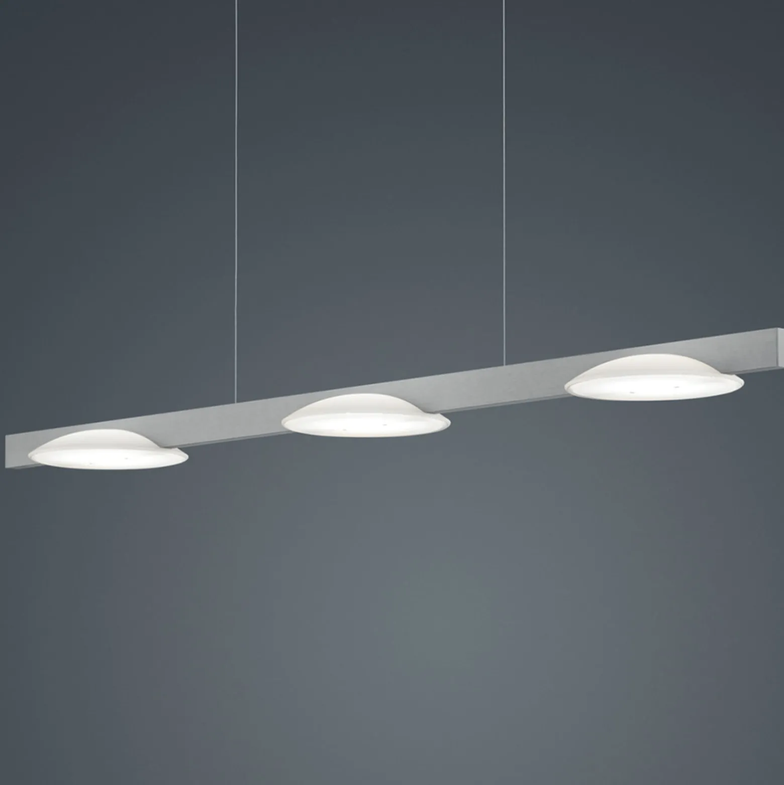 Helestra Pole -LED-riippuvalaisin 3-lamp. nikkeli