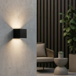 Ideal Lux LED-ulkoseinävalaisin Atom, musta, 10 cm, metallia