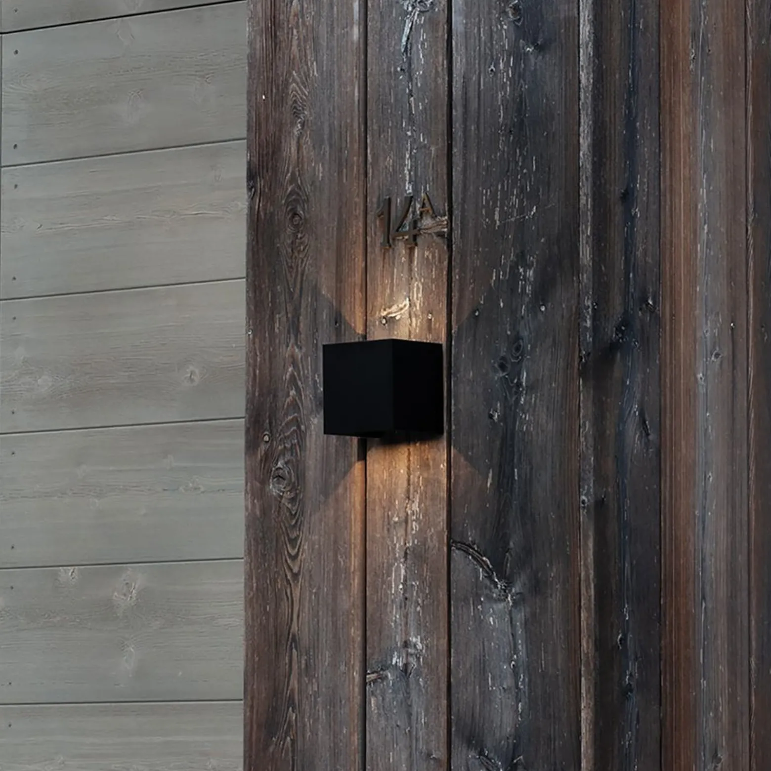 Ideal Lux LED-ulkoseinävalaisin Atom, musta, 10 cm, metallia