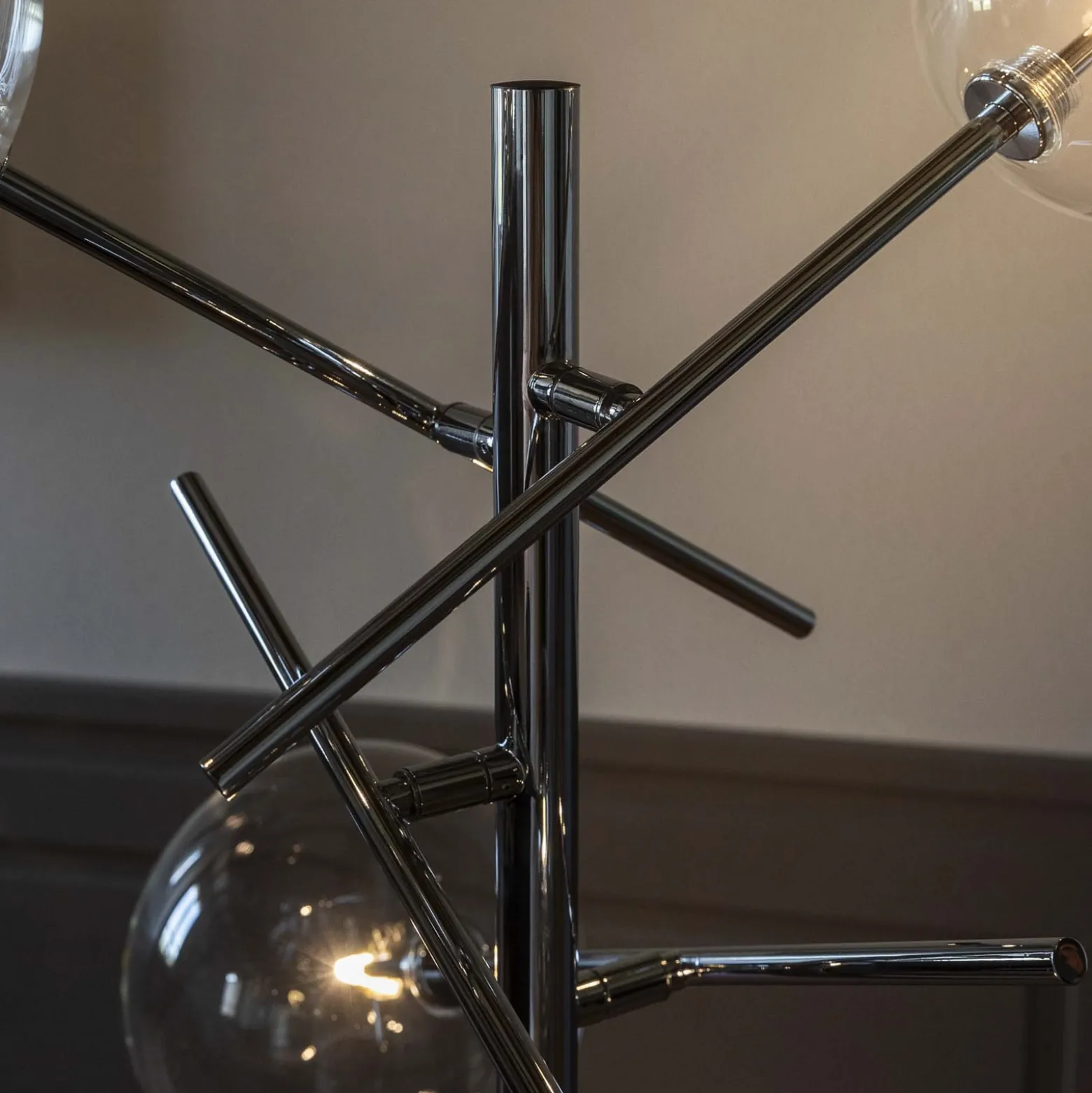 IDEAL LUX -maavalaisin Equinoxe, kromi/kirkas, korkeus 166 cm